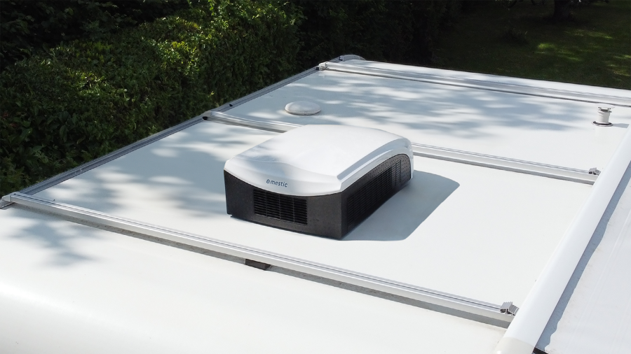 Rooftop air conditioner RTA-2500L white